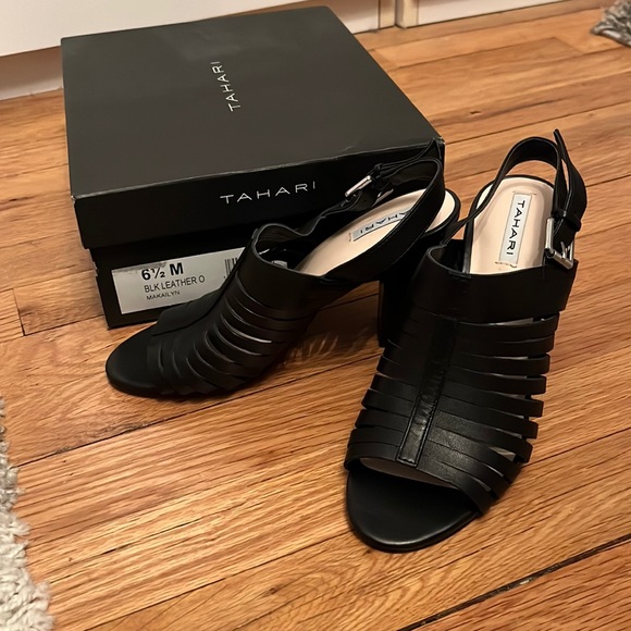 NEW Tahari black leather sandals - Picture 2 of 5